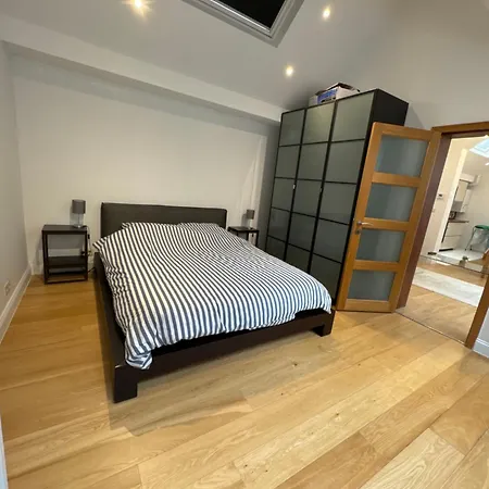 Modern Apartment In Cureghem Anderlecht 134 M² + Terrace Bruxelas Exterior foto